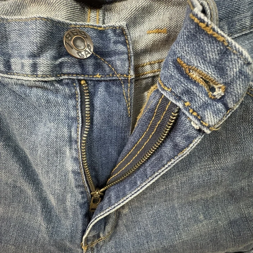 Gap Men's 37.5x30 Blue Standard Fit Straight Leg Medium Wash Jeans SEE DESCRIP